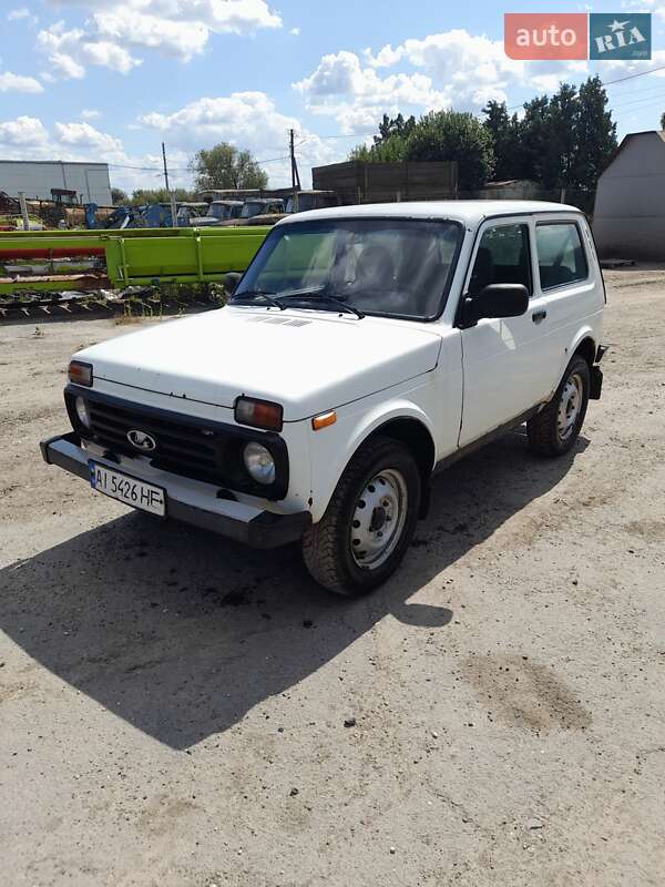 Позашляховик / Кросовер ВАЗ / Lada 21214 / 4x4 2017 в Макарові