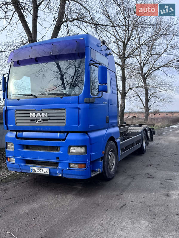 Контейнеровоз MAN 26.410 2004 в Первомайске Контейнеровоз MAN 26.410 2004 в Первомайске