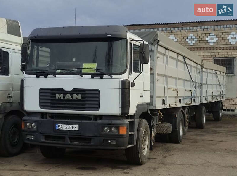 Контейнеровоз MAN 26.414 2000 в Новоукраинке Контейнеровоз MAN 26.414 2000 в Новоукраинке