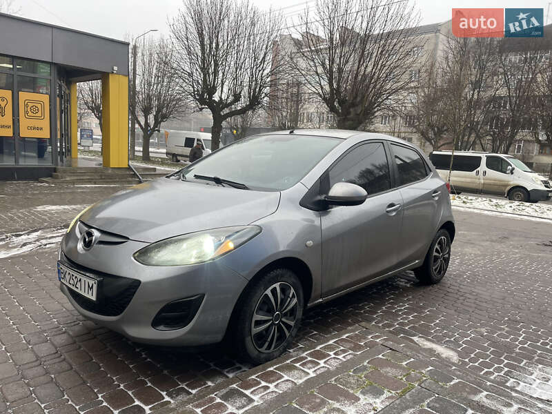 Хэтчбек Mazda 2 2010 в Черновцах Хэтчбек Mazda 2 2010 в Черновцах