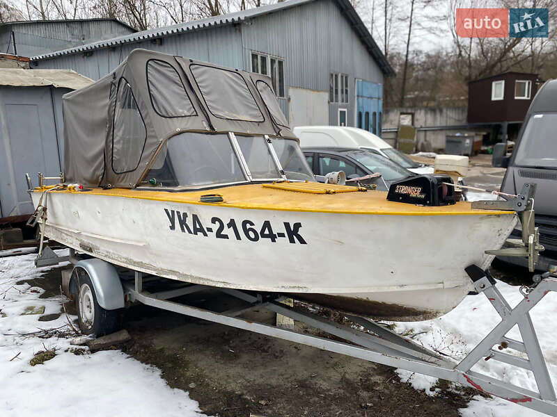 Лодка Прогресс 2М 1978 в Киеве