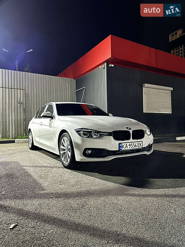 Седан BMW 3 Series 2018 в Киеве