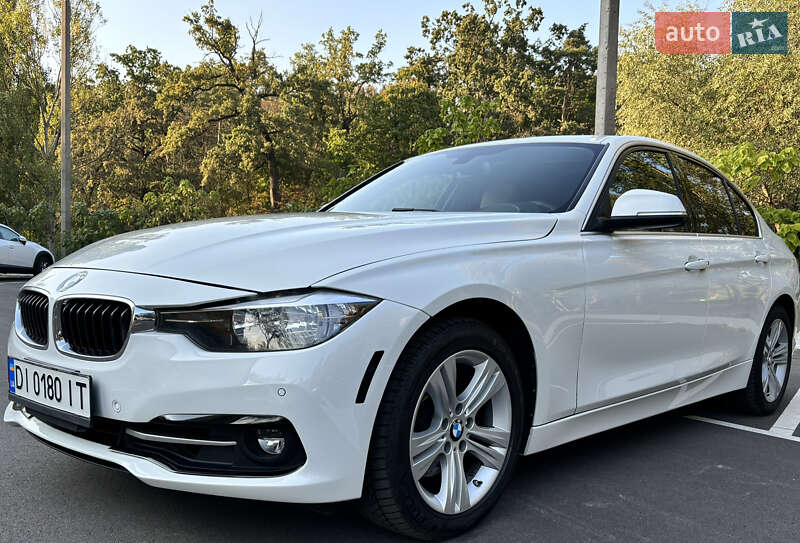 Седан BMW 3 Series 2017 в Киеве