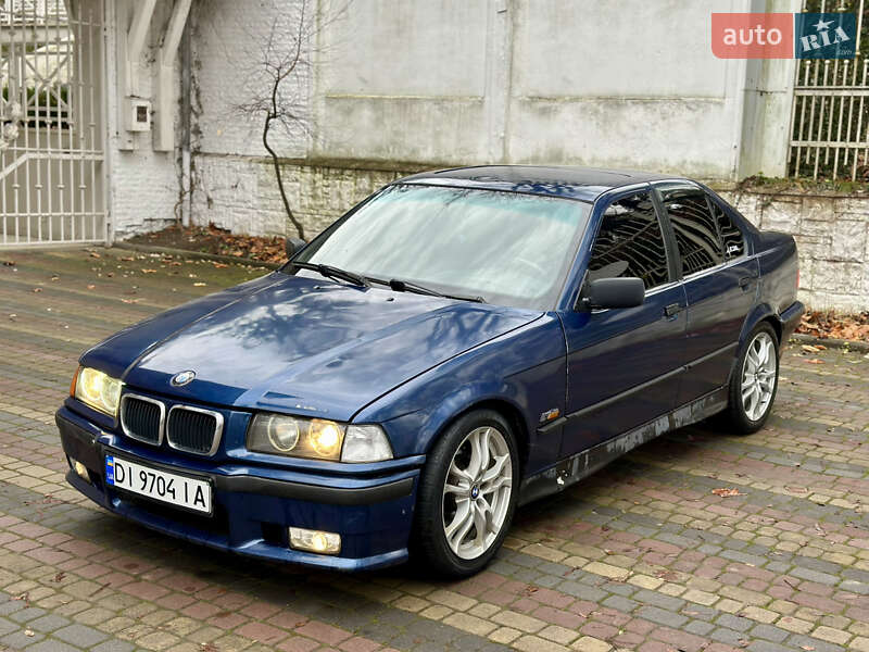 Седан BMW 3 Series 1993 в Черновцах