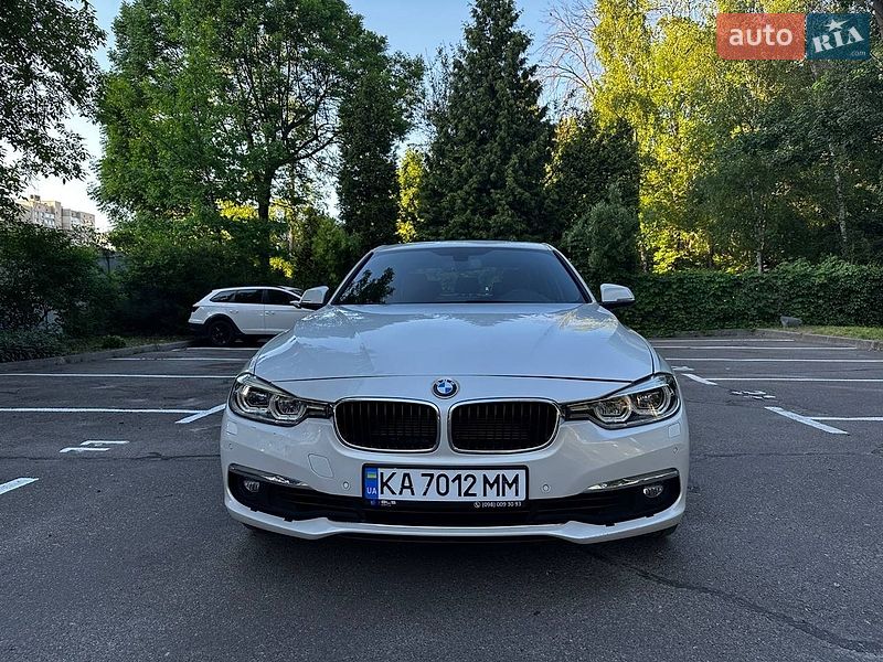 Седан BMW 3 Series 2017 в Киеве