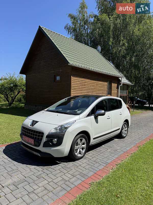 Внедорожник / Кроссовер Peugeot 3008 2011 в Луцке