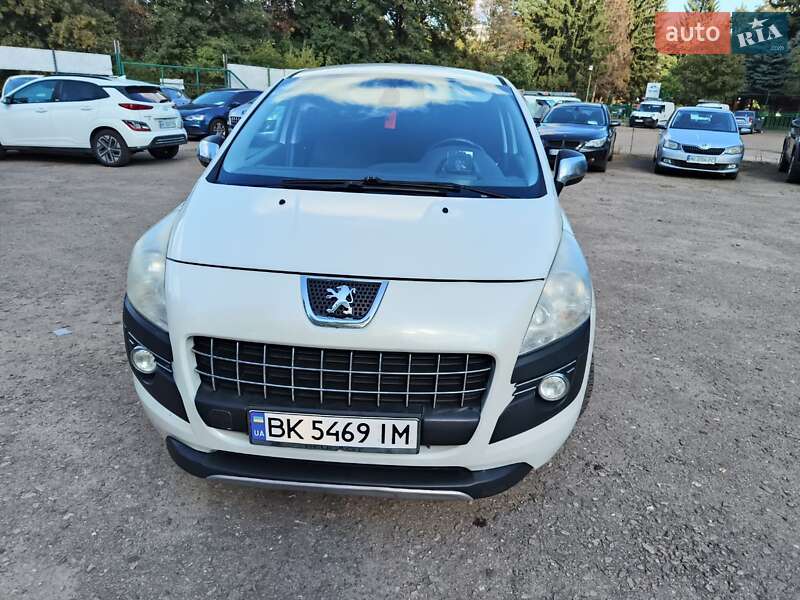 Внедорожник / Кроссовер Peugeot 3008 2011 в Луцке