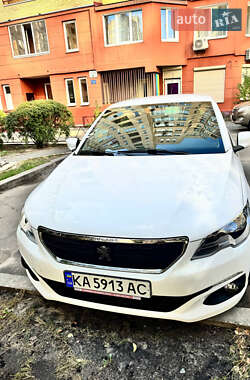 Седан Peugeot 301 2020 в Киеве