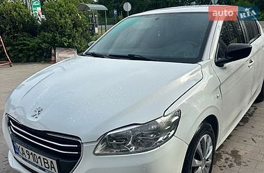 Седан Peugeot 301 2013 в Сатанове