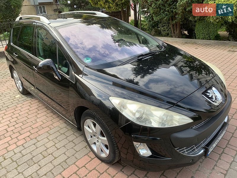 Универсал Peugeot 308 2010 в Львове