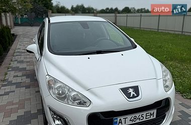 Хетчбек Peugeot 308 2011 в Івано-Франківську