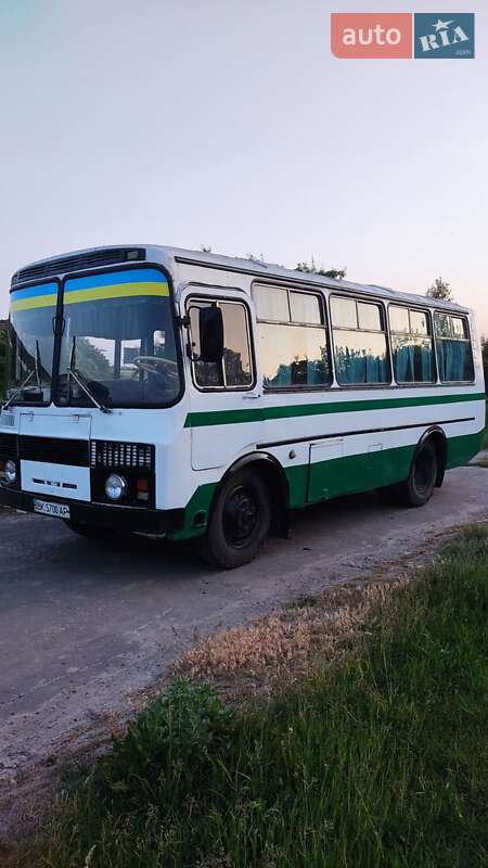 Городской автобус ПАЗ 3205 1992 в Сарнах