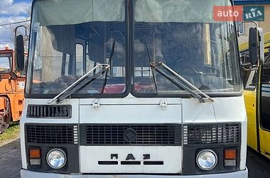 Міський автобус ПАЗ 3205 2006 в Старокостянтинові Міський автобус ПАЗ 3205 2006 в Старокостянтинові