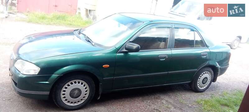 Седан Mazda 323 2000 в Шептицькому