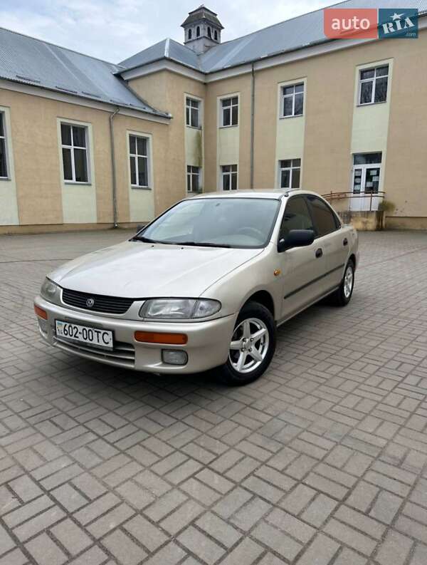 Седан Mazda 323 1996 в Дрогобыче