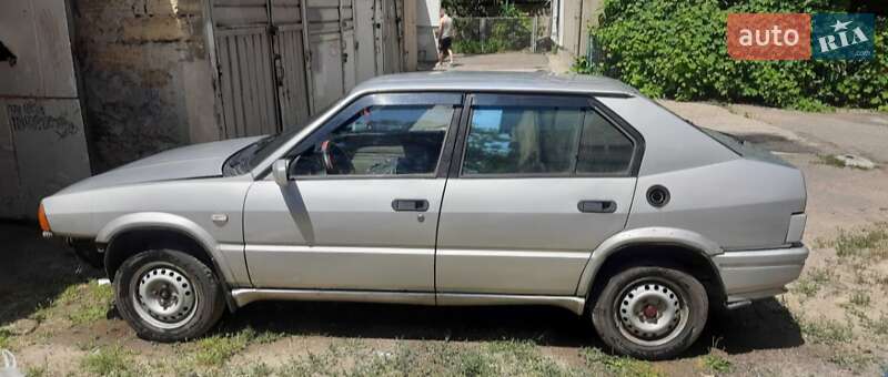 Хэтчбек Alfa Romeo 33 1987 в Одессе Хэтчбек Alfa Romeo 33 1987 в Одессе