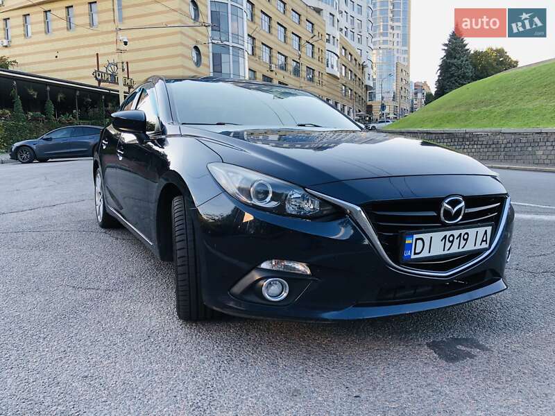 Седан Mazda 3 2014 в Днепре