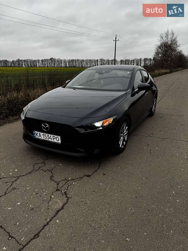 Хэтчбек Mazda 3 2021 в Макарове