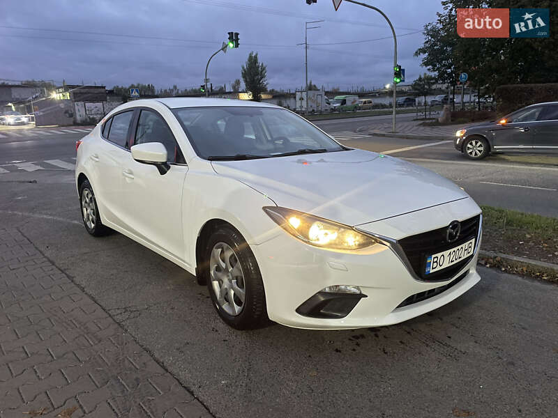 Седан Mazda 3 2015 в Киеве