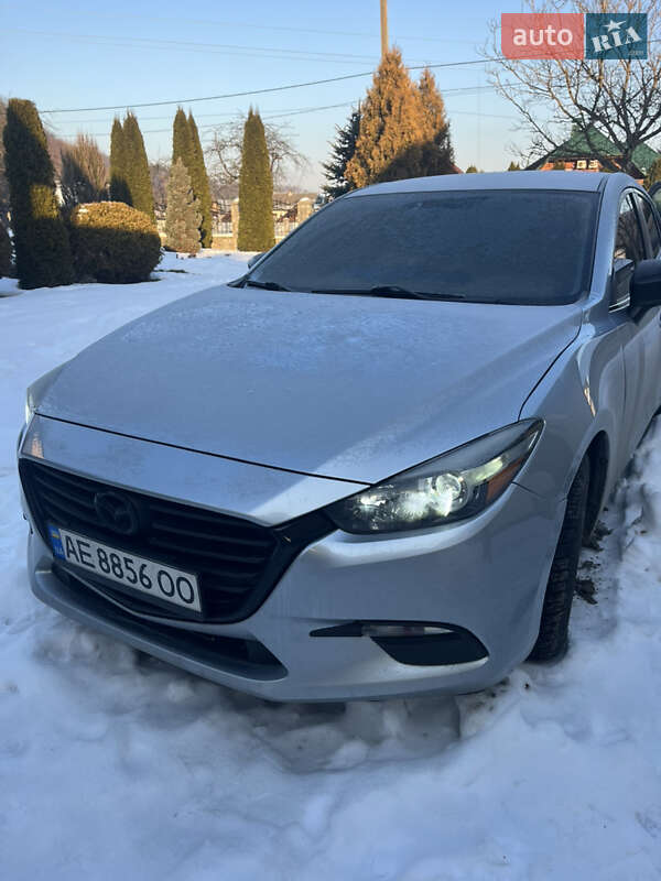 Седан Mazda 3 2017 в Коломые