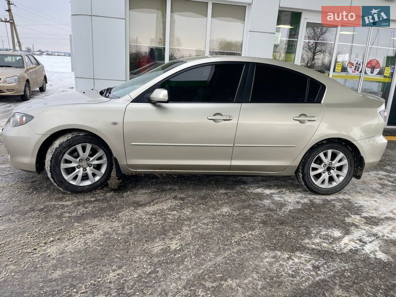 Седан Mazda 3 2007 в Ромнах