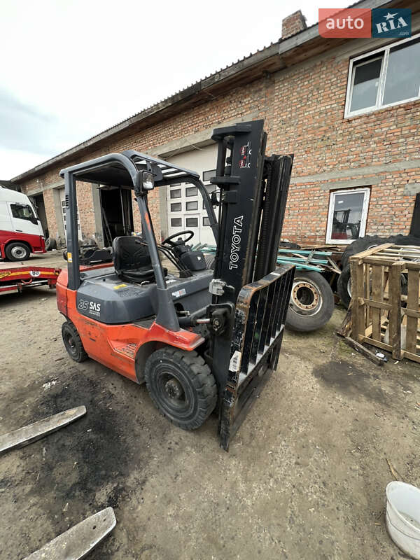 Вилочный погрузчик Toyota 42-6FGF25 1999 в Луцке Вилочный погрузчик Toyota 42-6FGF25 1999 в Луцке