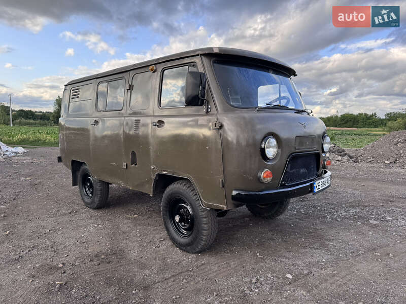 Позашляховик / Кросовер УАЗ 452 1990 в Новомосковську Позашляховик / Кросовер УАЗ 452 1990 в Новомосковську