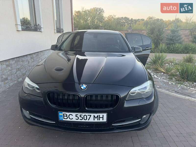 Седан BMW 5 Series 2012 в Львові