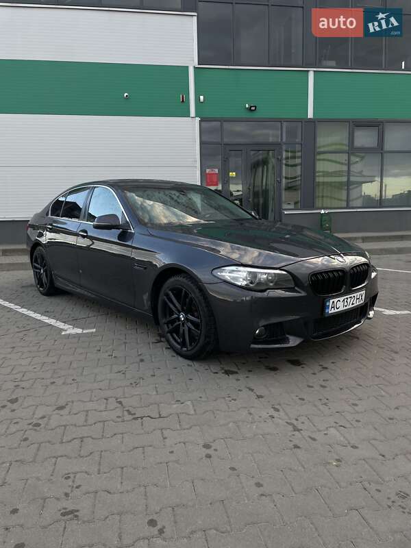 Седан BMW 5 Series 2014 в Нововолынске