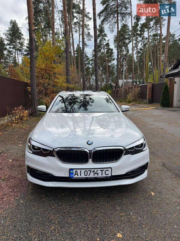 Седан BMW 5 Series 2018 в Бучі