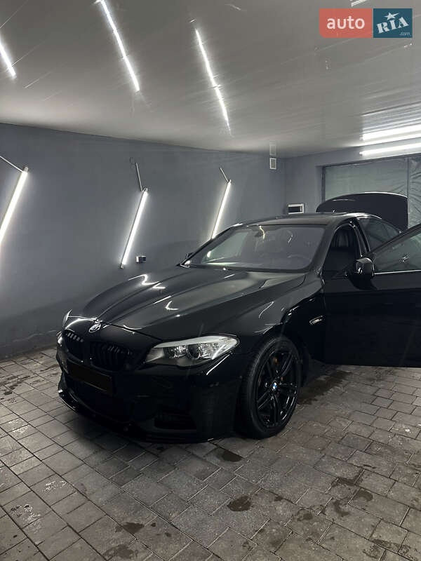 Седан BMW 5 Series 2013 в Ровно