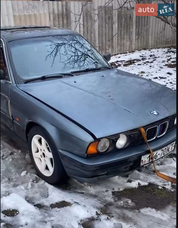 Седан BMW 5 Series 1988 в Славянске