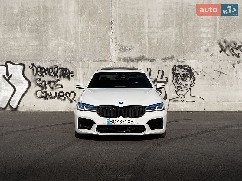 Седан BMW 5 Series 2018 в Львове