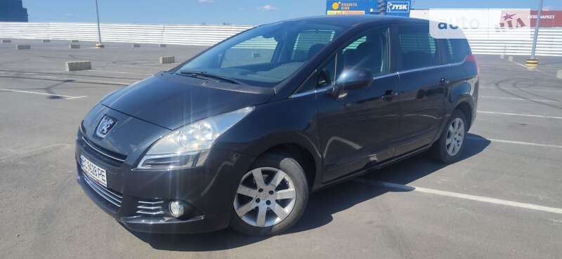 Микровэн Peugeot 5008 2013 в Львове