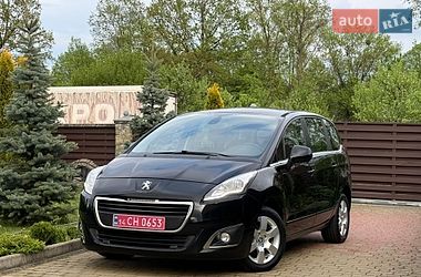 Мікровен Peugeot 5008 2015 в Стрию