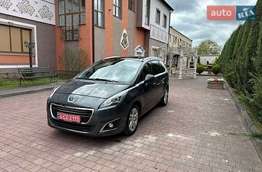 Мікровен Peugeot 5008 2015 в Стрию