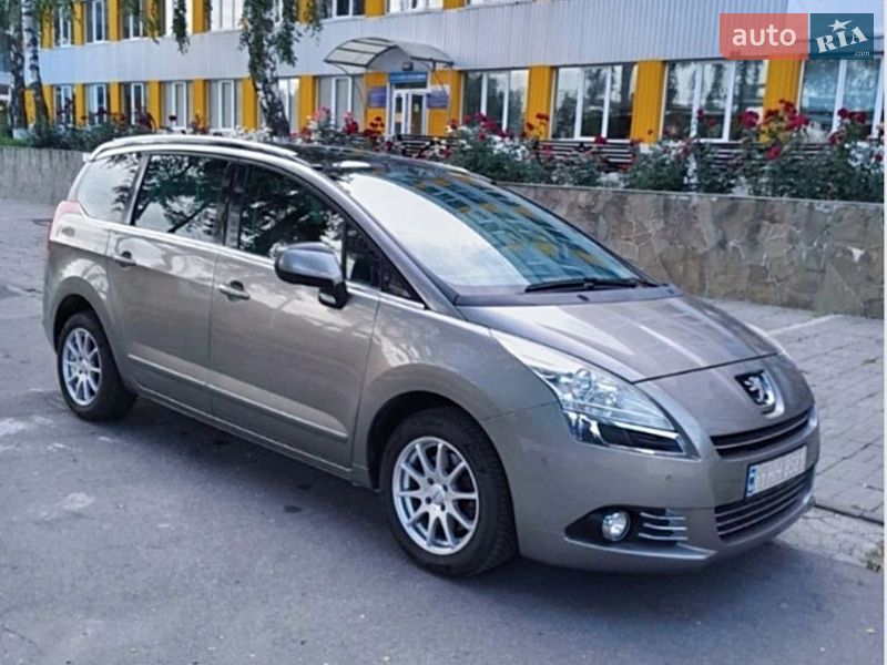 Микровэн Peugeot 5008 2011 в Виннице