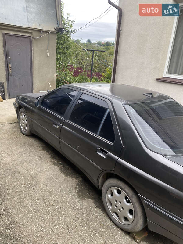 Седан Peugeot 605 1991 в Городке