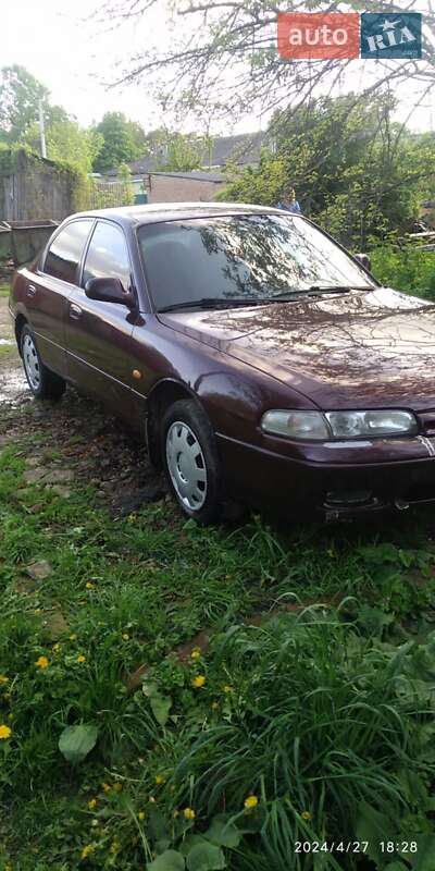 Седан Mazda 626 1993 в Ромнах