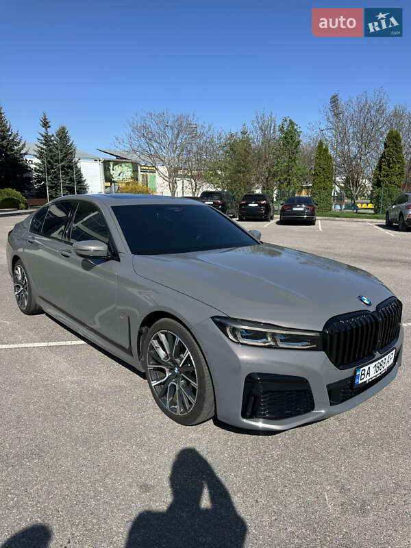 Седан BMW 7 Series 2021 в Александрие