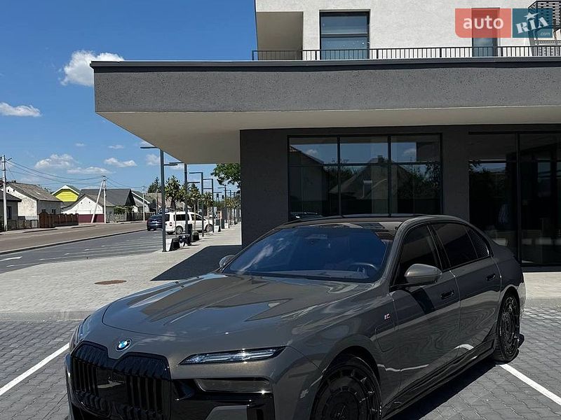 Седан BMW 7 Series 2023 в Виноградове Седан BMW 7 Series 2023 в Виноградове