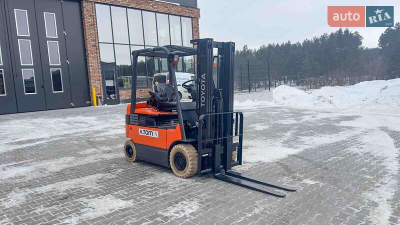 Вилочний навантажувач Toyota 7FB 2012 в Житомирі