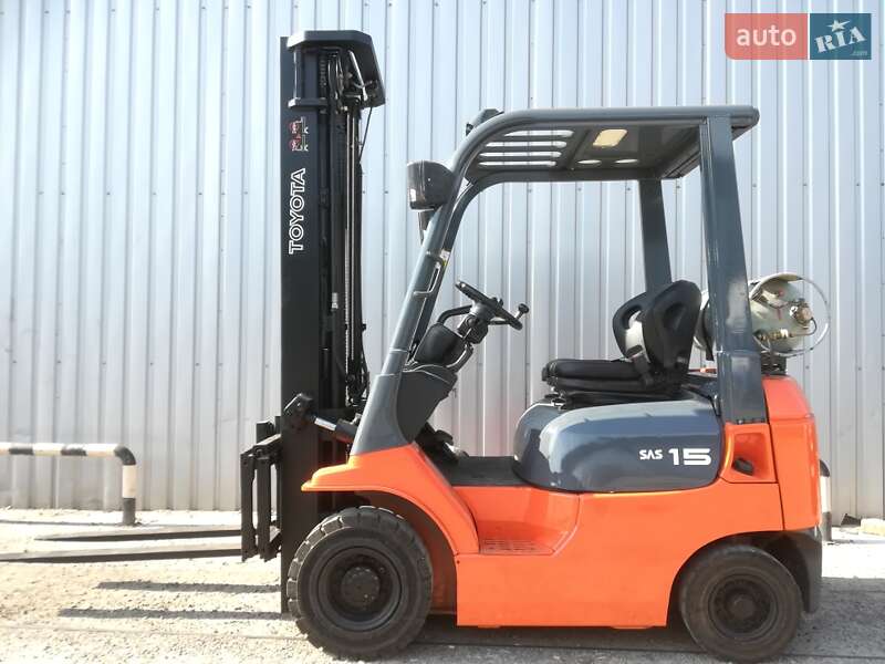 Вилочный погрузчик Toyota 7FGF18 2007 в Киеве Вилочный погрузчик Toyota 7FGF18 2007 в Киеве