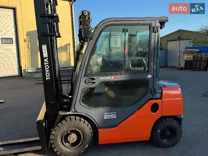 Вилочный погрузчик Toyota 8FDF-25 2019 в Киеве