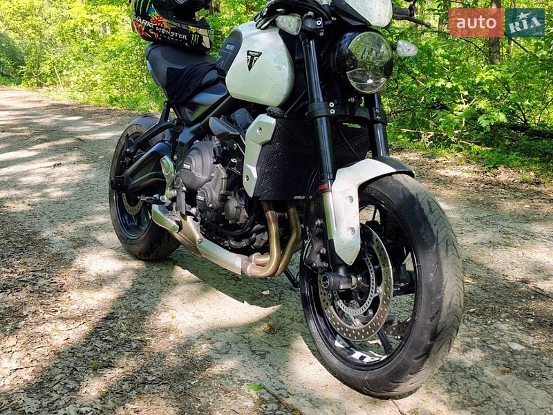 Мотоцикл Без обтекателей (Naked bike) на 19 мест купить бу в