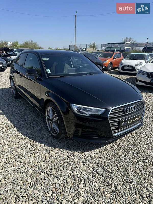 Хэтчбек Audi A3 2017 в Ивано-Франковске Хэтчбек Audi A3 2017 в Ивано-Франковске