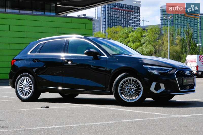 Хэтчбек Audi A3 2021 в Киеве