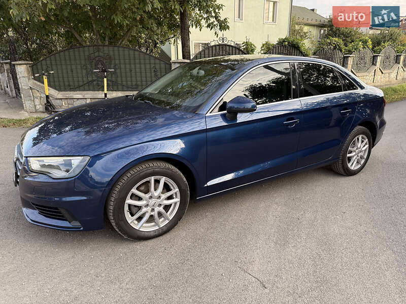 Седан Audi A3 2015 в Ивано-Франковске Седан Audi A3 2015 в Ивано-Франковске
