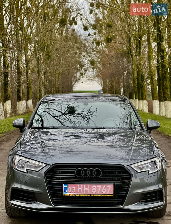 Седан Audi A3 2017 в Ровно