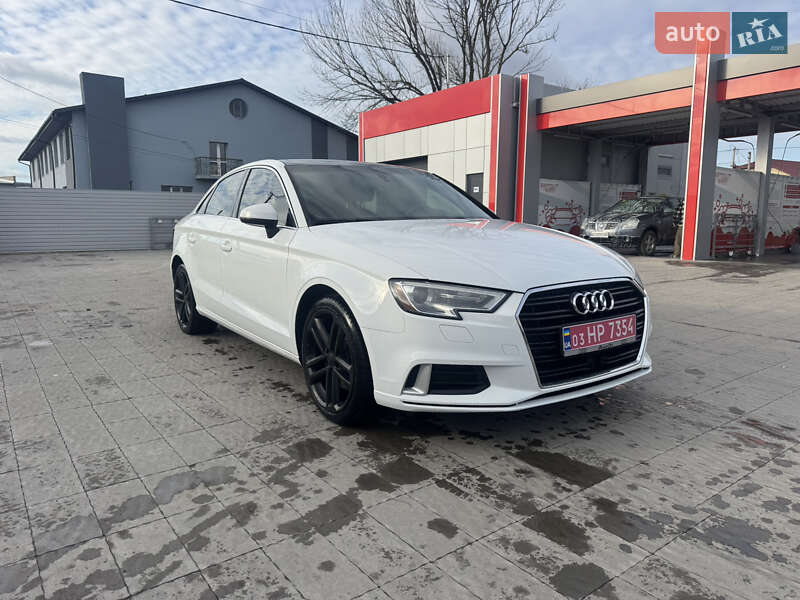 Седан Audi A3 2019 в Владимире